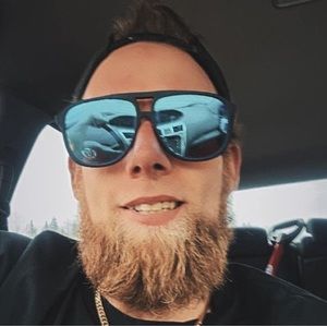 Meet your Posher, André